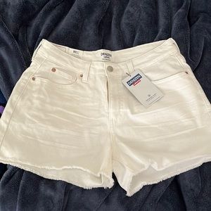 Levi’s Denizen high rise white shorts NWT
